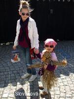 * Z DĚNÍ VE MĚSTĚ